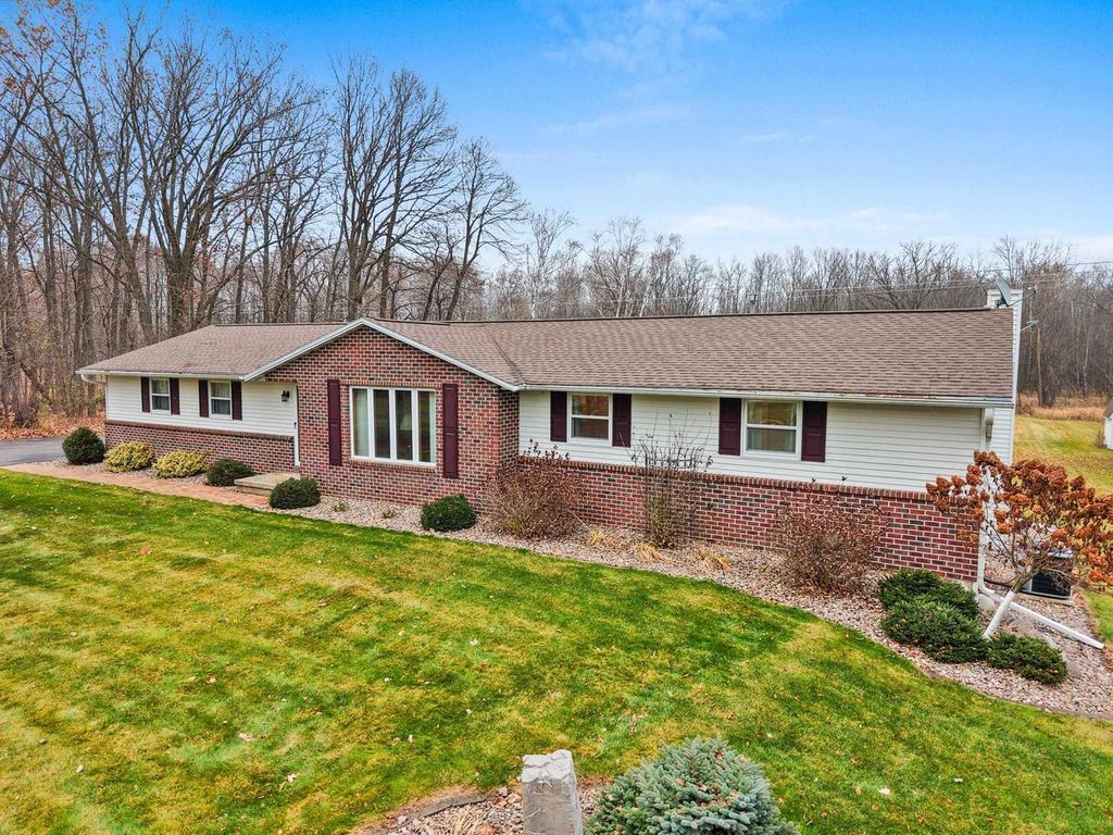 Photo of 1420 Geneva ROAD, De Pere, WI 54115 (MLS # 50318785)