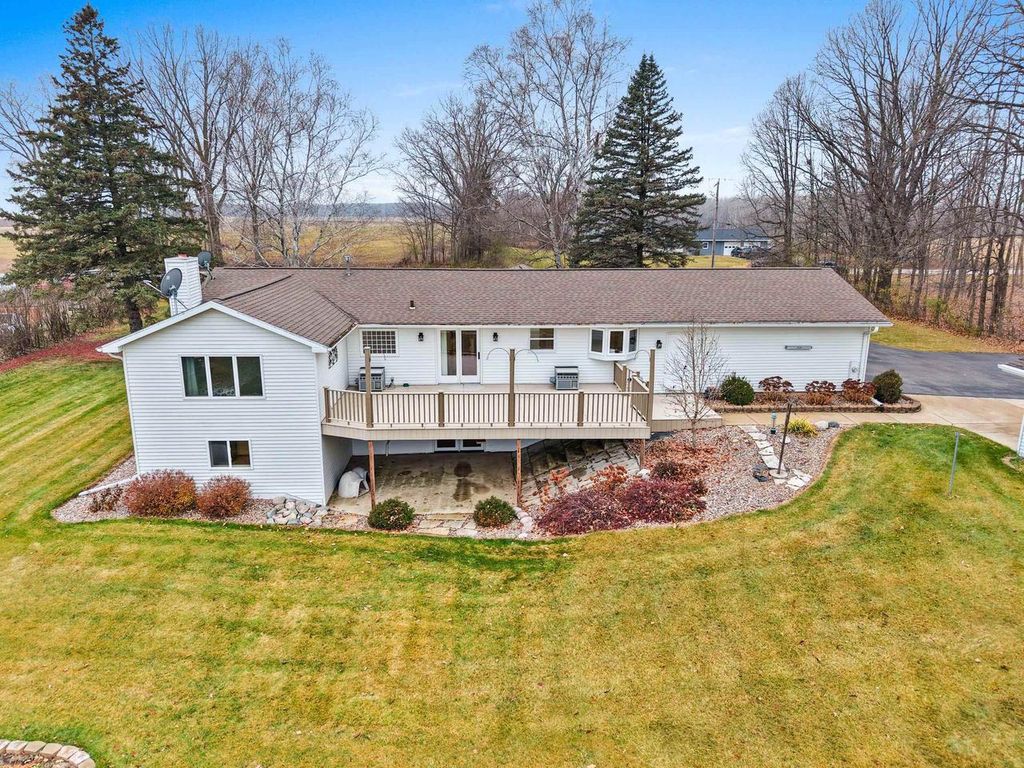 Photo of 1420 Geneva ROAD, De Pere, WI 54115 (MLS # 50318785)