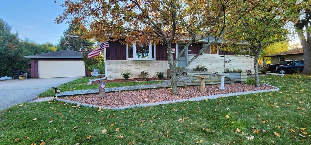 Photo of W277 Madison AVENUE, Oconomowoc, WI 53066 (MLS # 1942106)