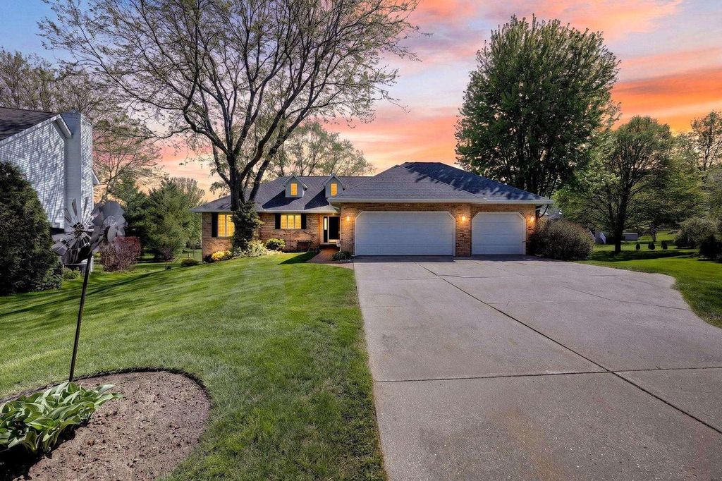 Photo of 5 Vienna CIRCLE, Madison, WI 53718 (MLS # 2022195)