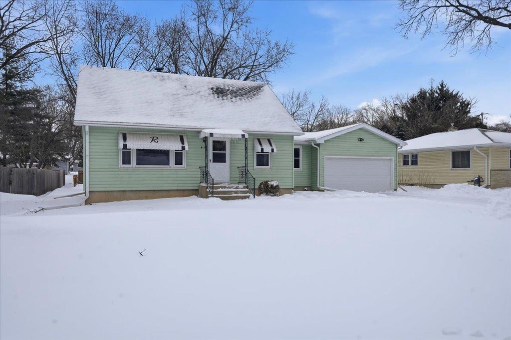 Photo of 413 N Stevenson STREET, Deforest, WI 53532 (MLS # 2018317)
