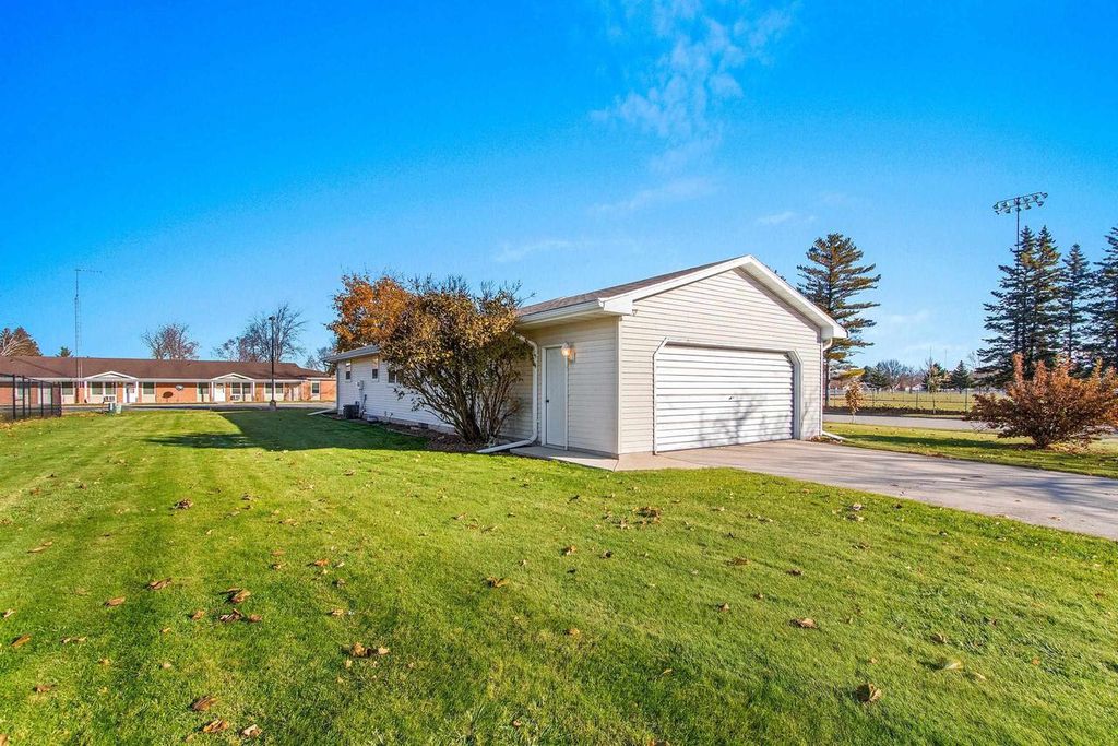 Photo of 821 5th STREET, Kewaunee, WI 54216 (MLS # 50318135)