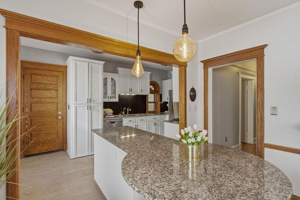 Photo of 1714 E Kane PLACE #L, Milwaukee, WI 53202 (MLS # 1951113)