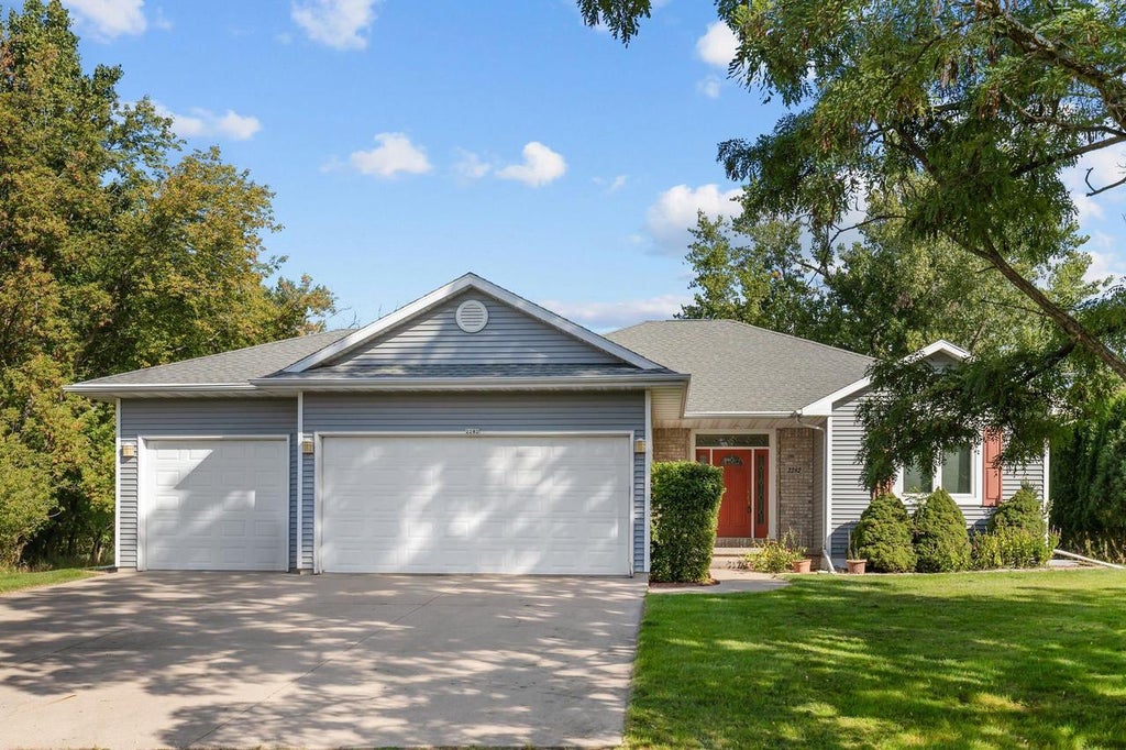 Photo of 2282 Willow Way DRIVE, Oshkosh, WI 54904 (MLS # 50333385)