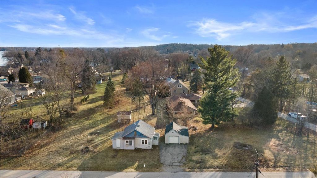 Photo of S67W18711 Emerald DRIVE, Muskego, WI 53150 (MLS # 1951656)