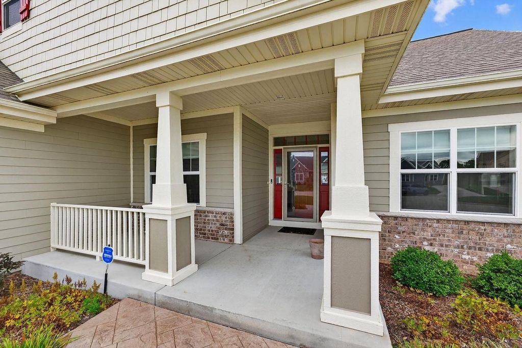 Photo of N88W18601 Duke STREET, Menomonee Falls, WI 53051 (MLS # 1946914)