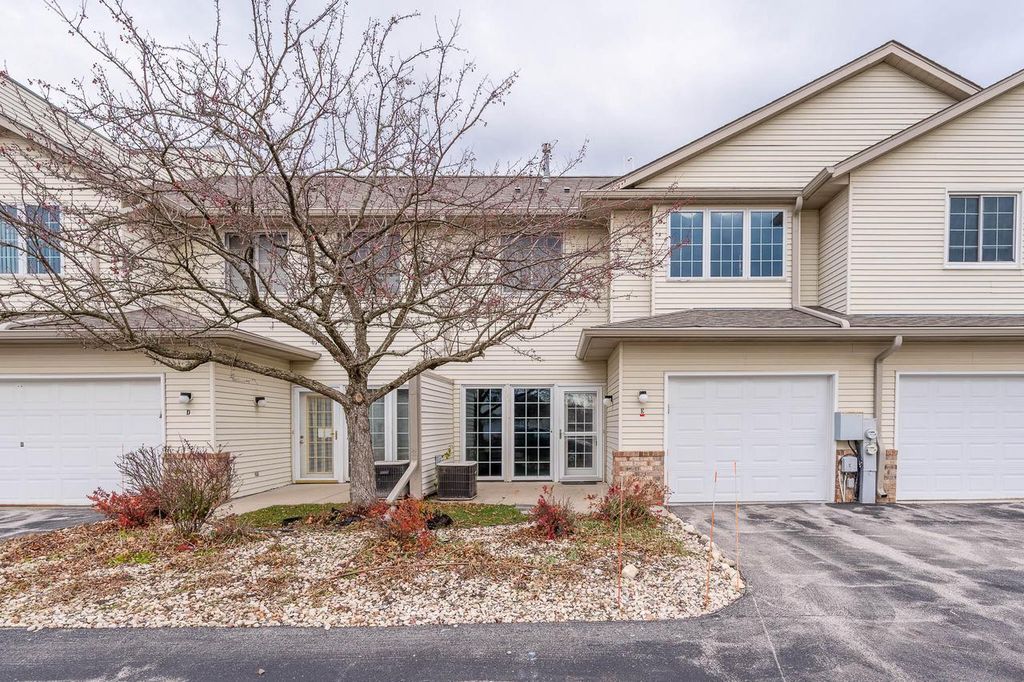 Photo of 2415 Fox River PARKWAY #E, Waukesha, WI 53189 (MLS # 1943766)