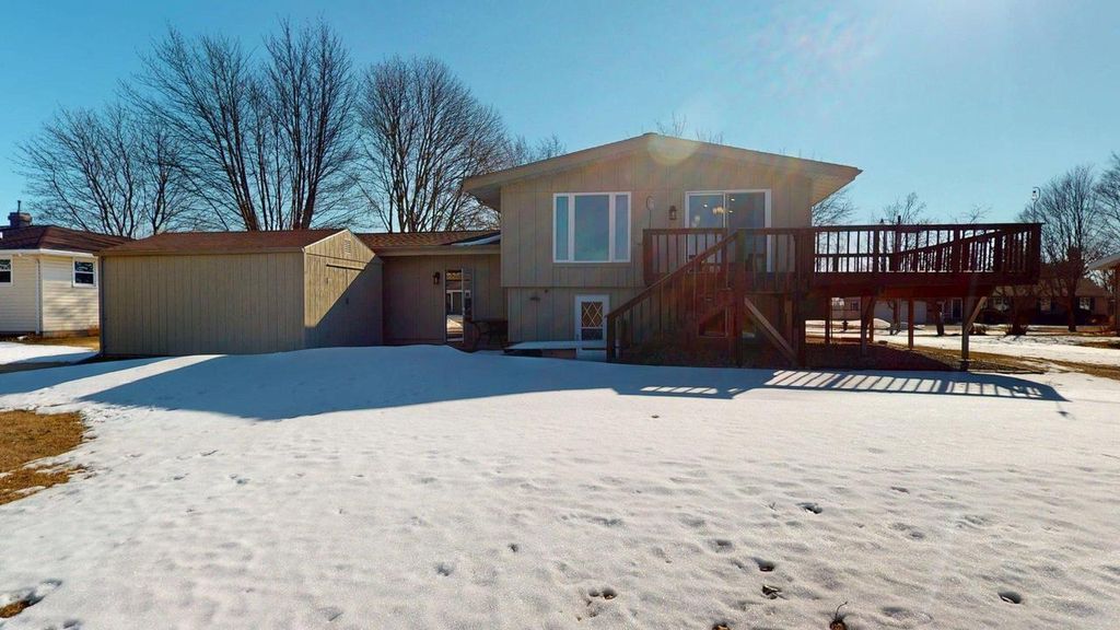 Photo of 285 W Greenfield AVENUE, Algoma, WI 54201 (MLS # 1950696)