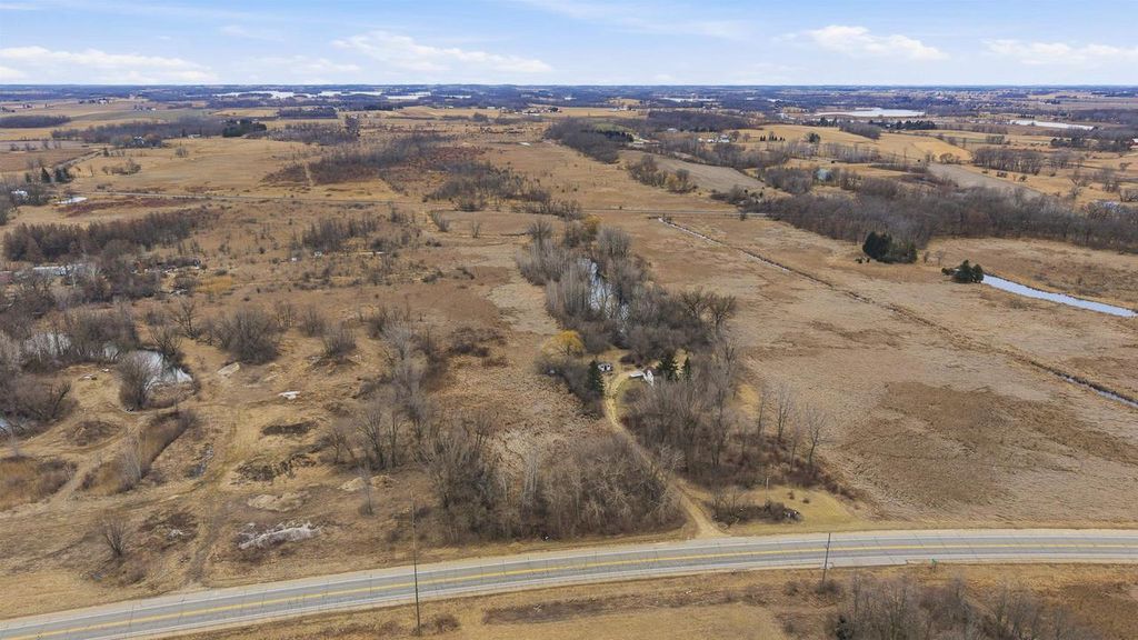 Photo of 4301 W State Road 33 ROAD, Horicon, WI 53032 (MLS # 2018994)