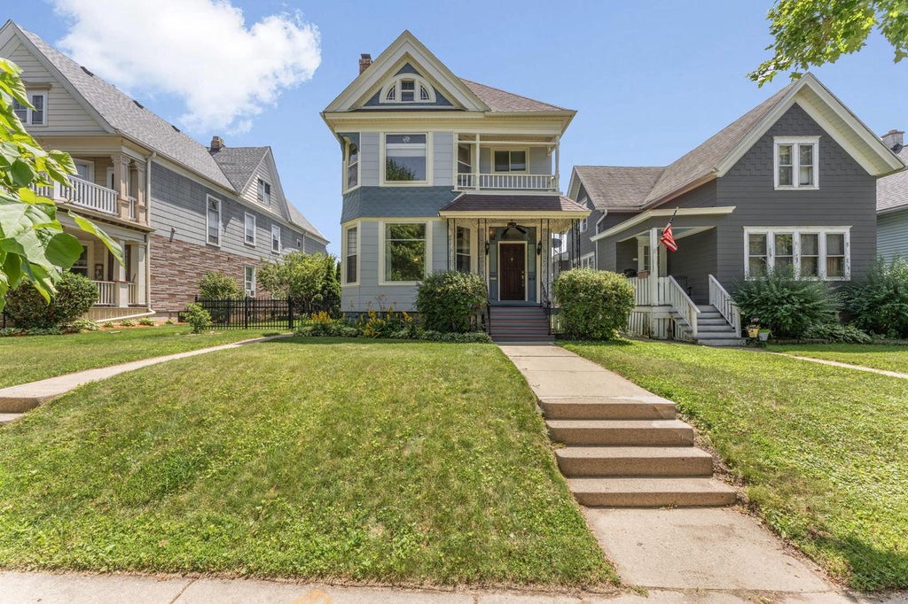 Photo of 523 E Homer STREET, Milwaukee, WI 53207 (MLS # 1969839)