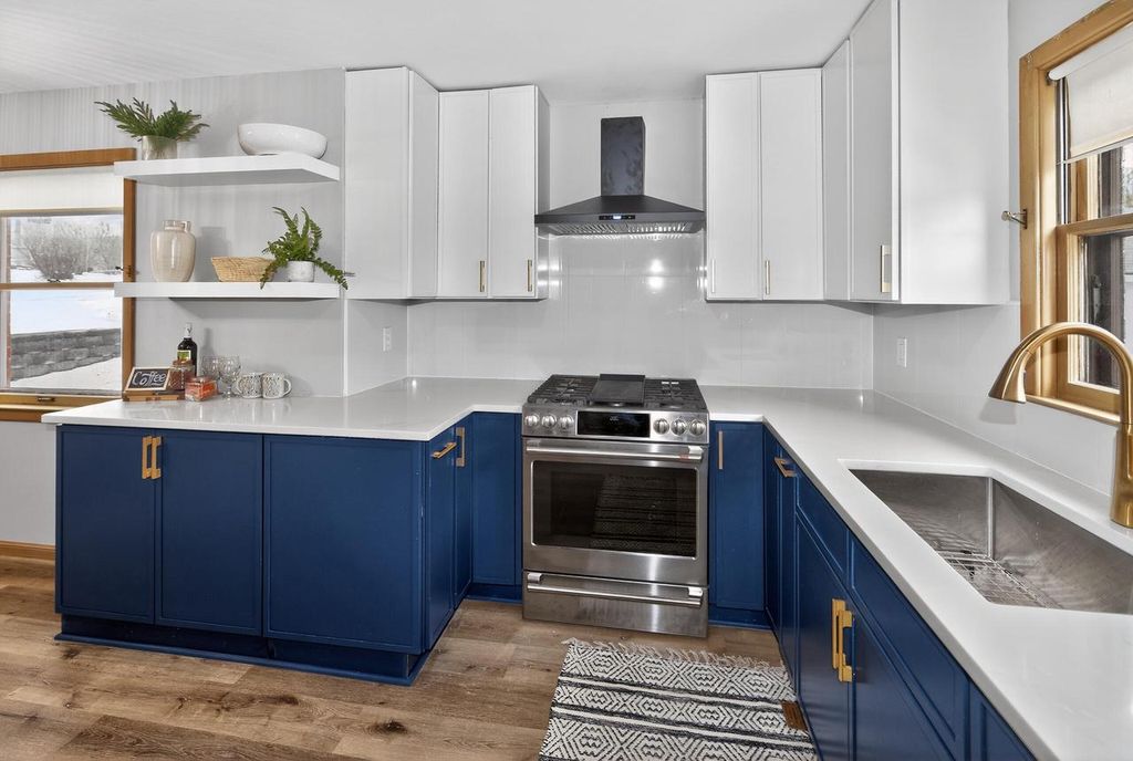 Photo of 10708 W York PLACE, Wauwatosa, WI 53222 (MLS # 1946387)