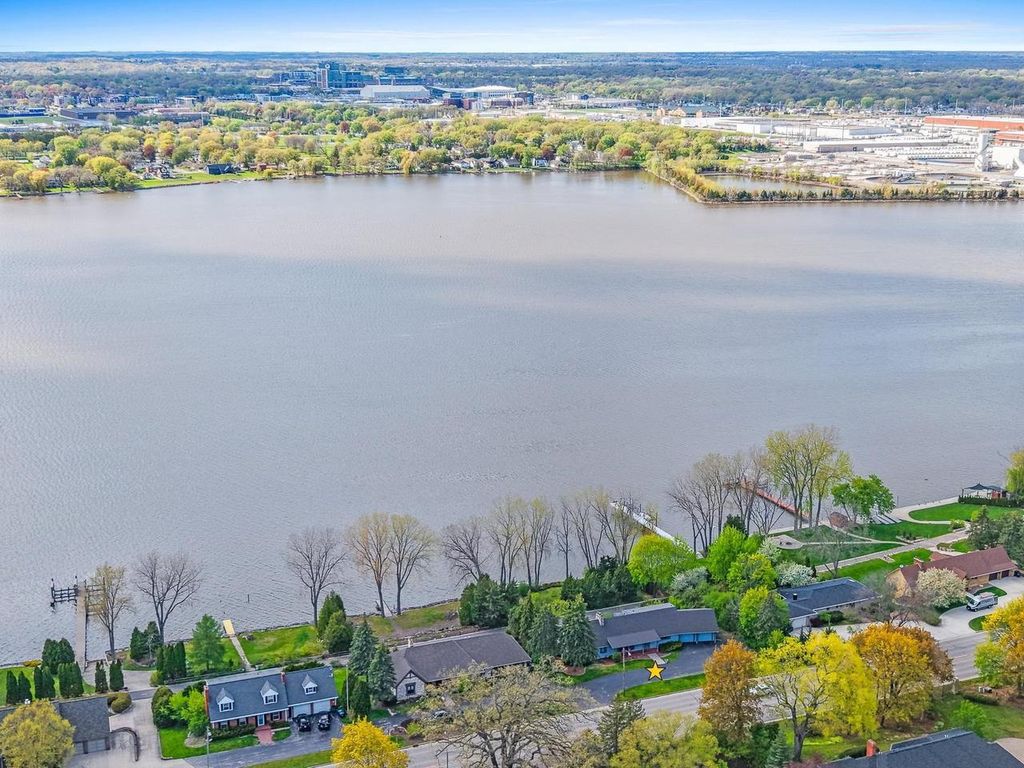 Photo of 2512 Riverside DRIVE, Green Bay, WI 54301 (MLS # 50325616)