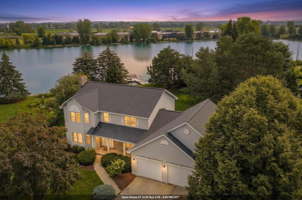 Photo of 2485 van View COURT, Green Bay, WI 54311 (MLS # 50328864)