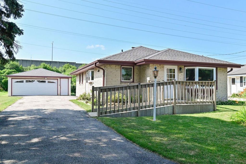 Photo of 5325 W Allerton AVENUE, Milwaukee, WI 53220 (MLS # 1944253)