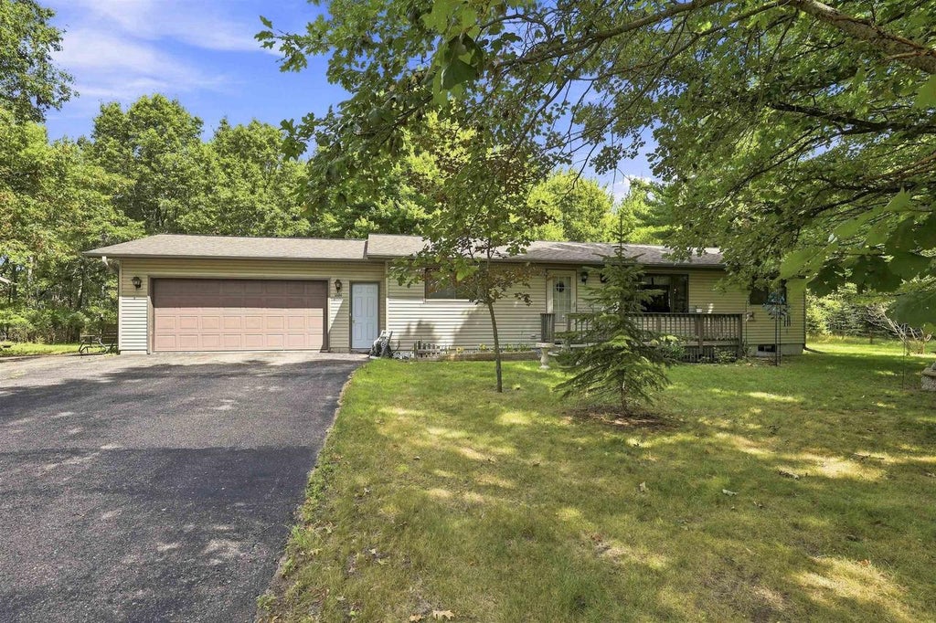 Photo of 1009 Lexus LANE, Wisconsin Rapids, WI 54494 (MLS # 50331201)