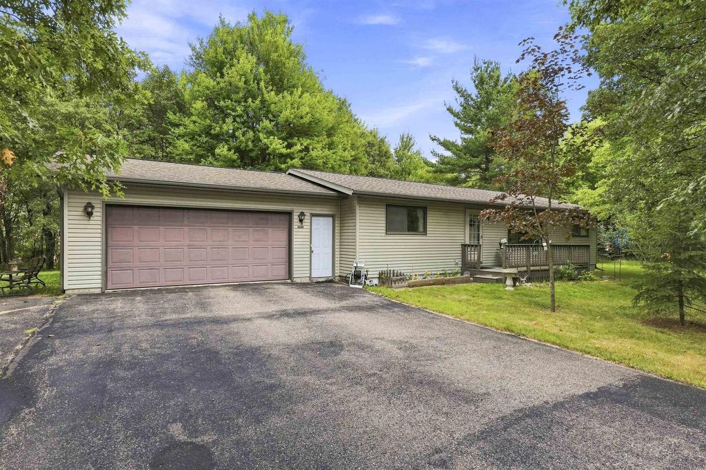 Photo of 1009 Lexus LANE, Wisconsin Rapids, WI 54494 (MLS # 50331201)