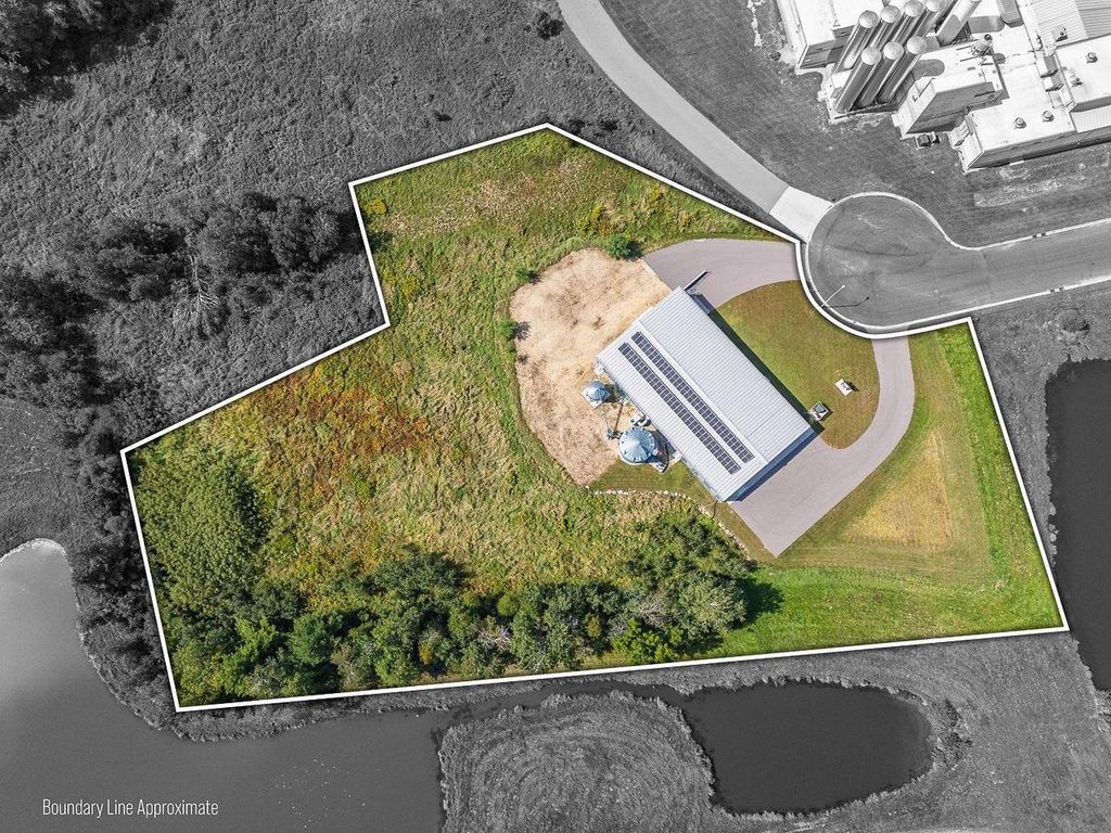 Photo of 605 Greenway COURT, Reedsburg, WI 53959 (MLS # 2008921)