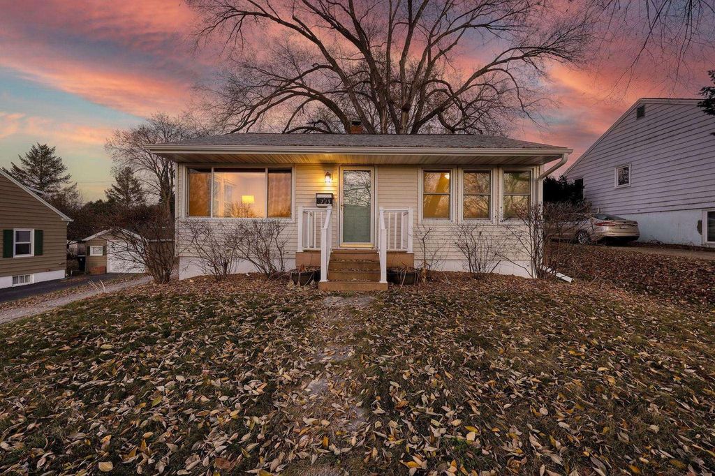 Photo of 725 N Meadow LANE, Madison, WI 53705 (MLS # 2013091)