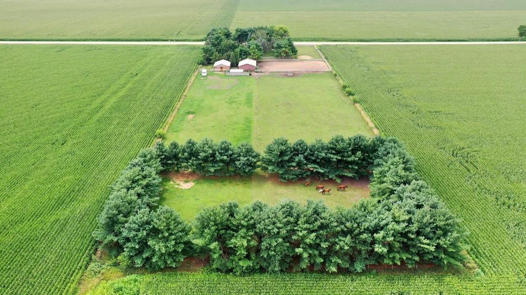 Photo of 4018 W Burliegh STREET, Milwaukee, WI 53210 (MLS # 1941731)