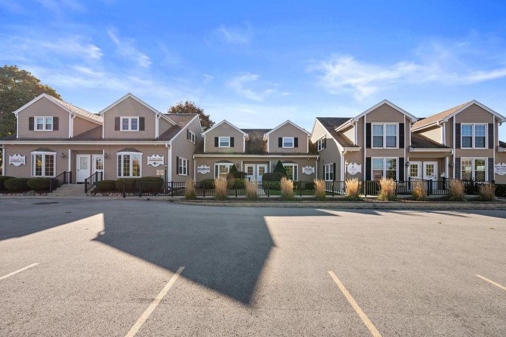 Photo of W156N11357 Pilgrim ROAD, Germantown, WI 53022 (MLS # 1944958)