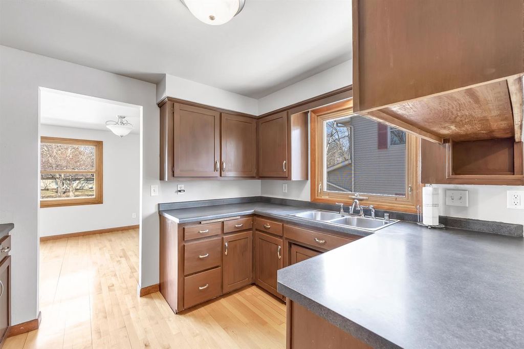 Photo of 808 Ridgeway BOULEVARD, De Pere, WI 54115 (MLS # 50321822)