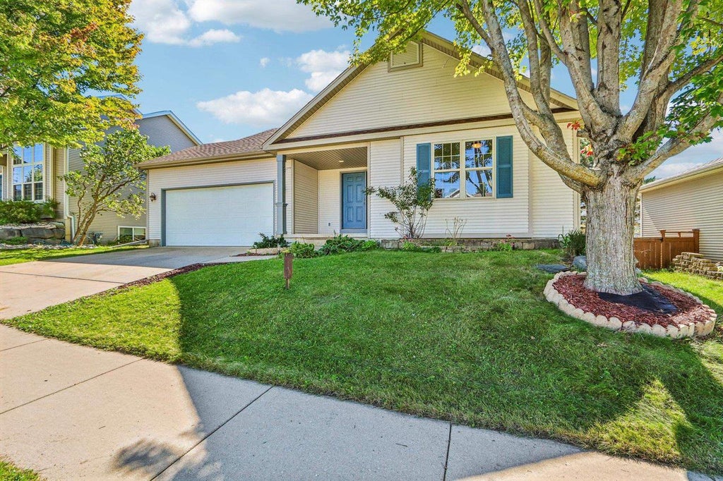 Photo of 6905 Buckhorn DRIVE, Madison, WI 53718 (MLS # 2032823)
