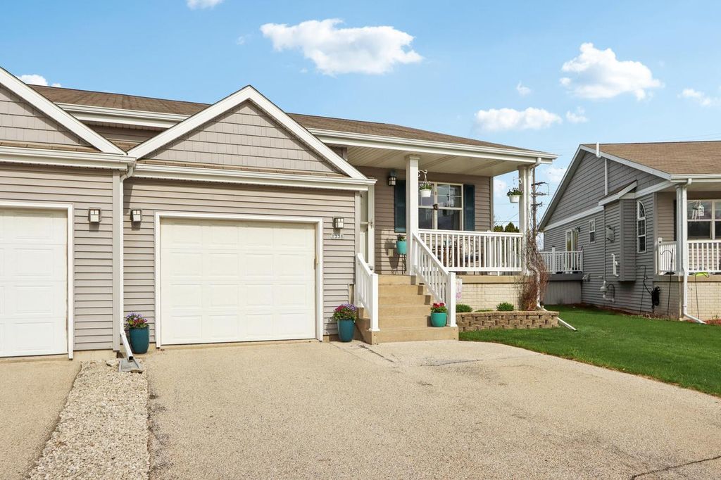 Photo of 1238 Lombardi WAY, Waukesha, WI 53186 (MLS # 1958302)