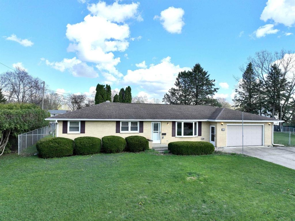Photo of 1920 Greenwich LANE, Janesville, WI 53545 (MLS # 2020919)