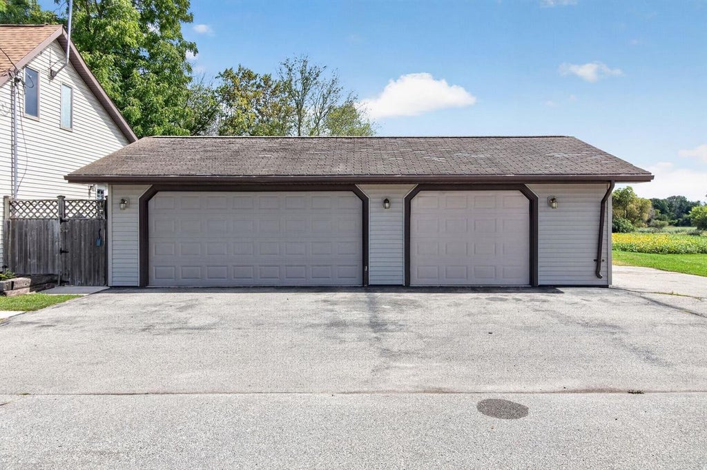 Photo of 317 S 5th AVENUE, Winneconne, WI 54986 (MLS # 50332456)