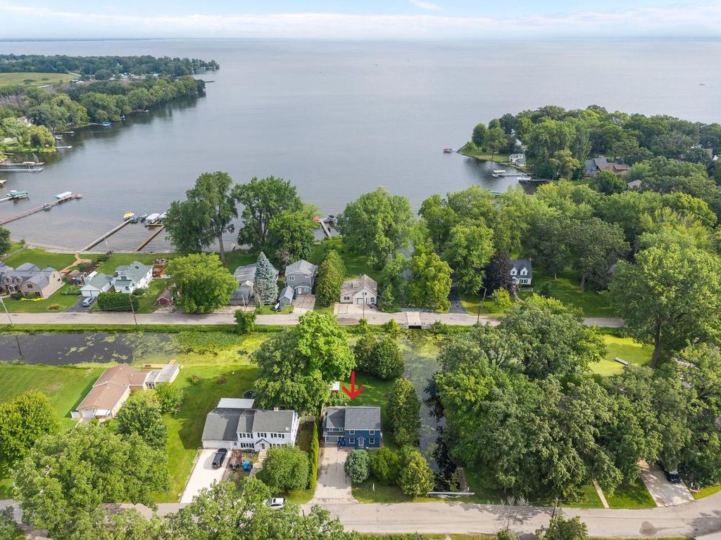 Photo of 2084 S Point Comfort ROAD, Oshkosh, WI 54902 (MLS # 50322559)