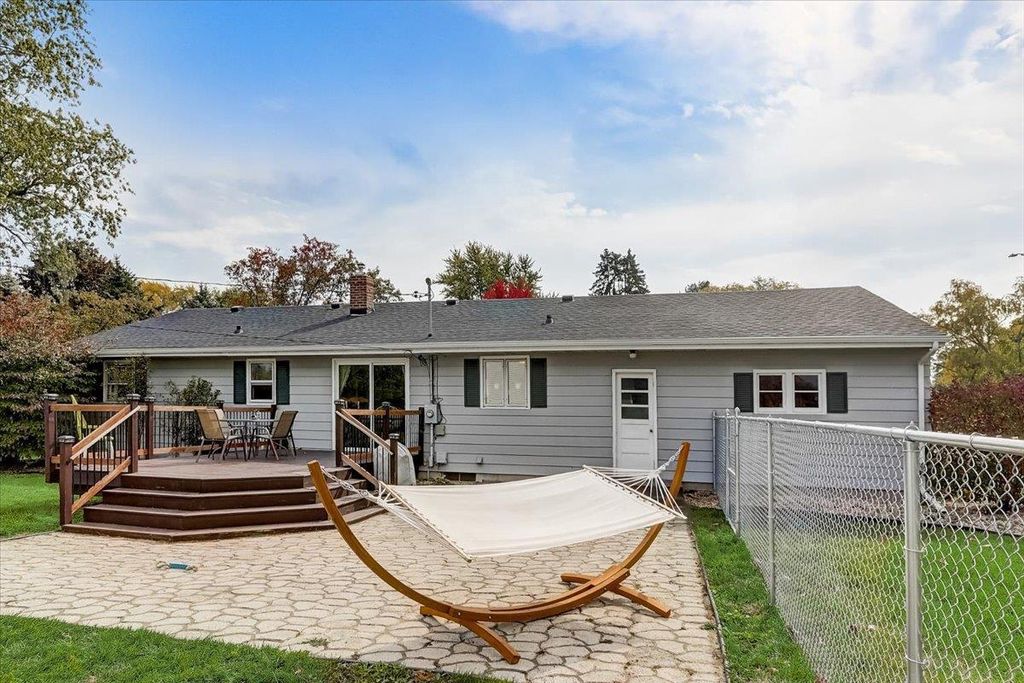 Photo of 205 Crestwood DRIVE, Waukesha, WI 53188 (MLS # 1945049)