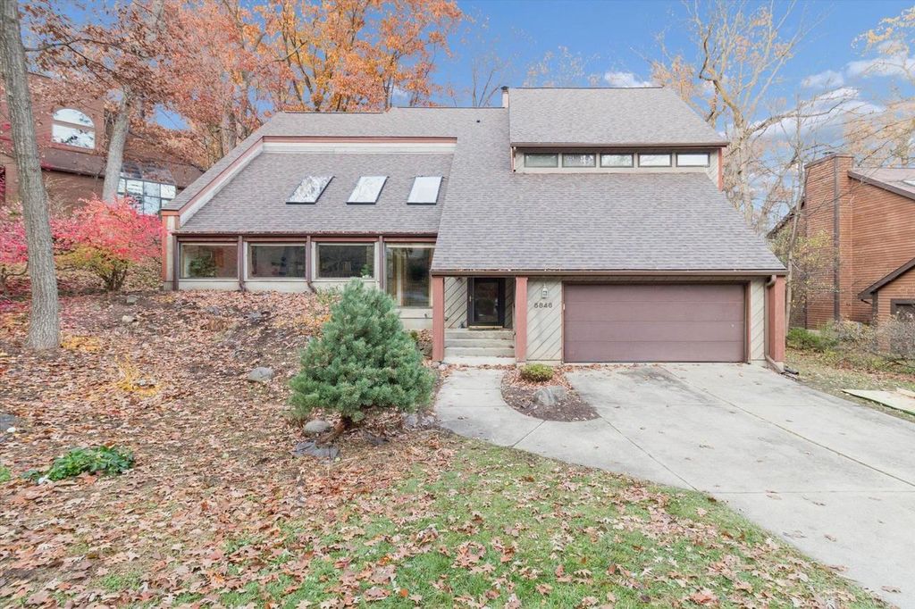 Photo of 5846 Schumann DRIVE, Fitchburg, WI 53711 (MLS # 2009685)