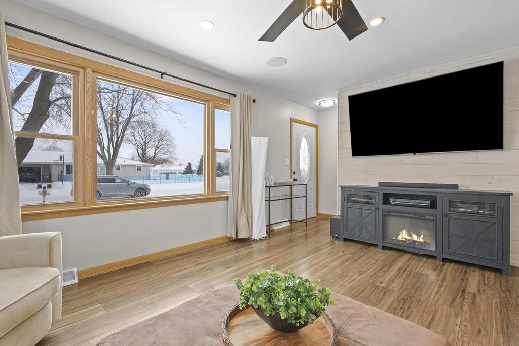 Photo of 975 Clover STREET, Menasha, WI 54952 (MLS # 50319534)