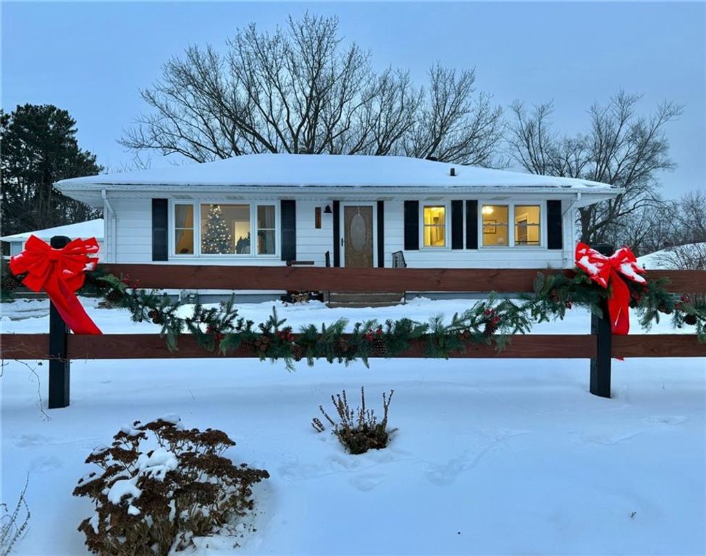 Photo of 1212 Folsom STREET, Eau Claire, WI 54703 (MLS # 1597431)