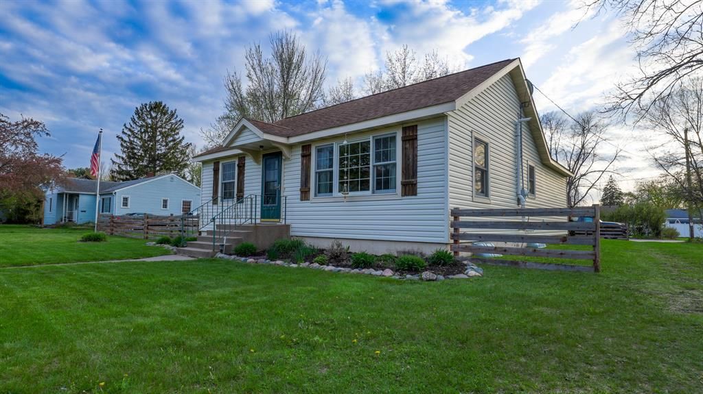 Photo of 718 Maple STREET, Chippewa Falls, WI 54729 (MLS # 1600629)