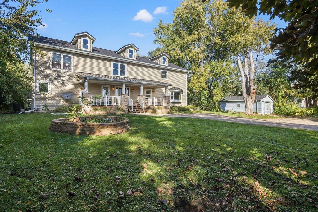 Photo of 4610 Commercial AVENUE, Madison, WI 53714 (MLS # 2034834)