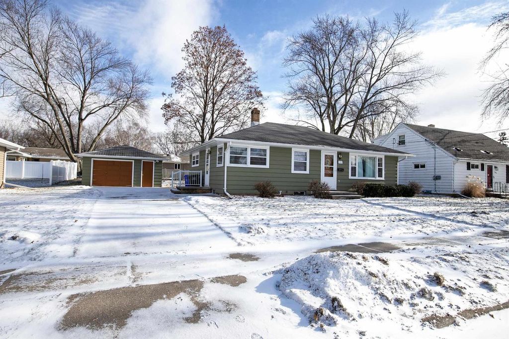 Photo of 1312 Glenview AVENUE, Kaukauna, WI 54130 (MLS # 50320030)