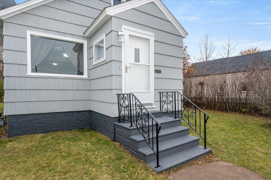 Photo of 902 Winter STREET, Superior, WI 54880 (MLS # 6122837)