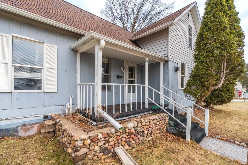 Photo of 904 Grand AVENUE, Merrill, WI 54452 (MLS # 22601180)