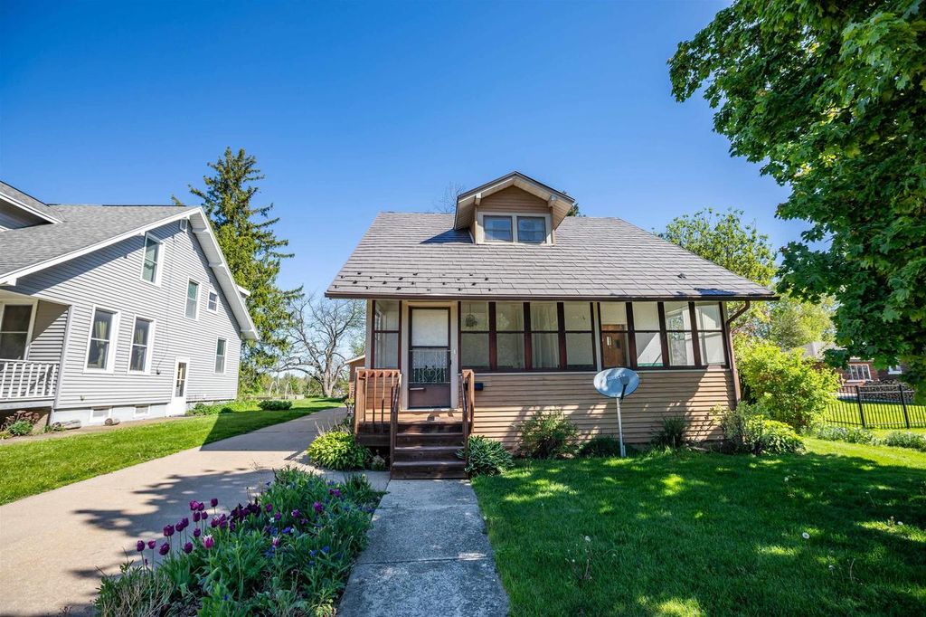 Photo of 306 W Chapel STREET, Dodgeville, WI 53533 (MLS # 2023019)