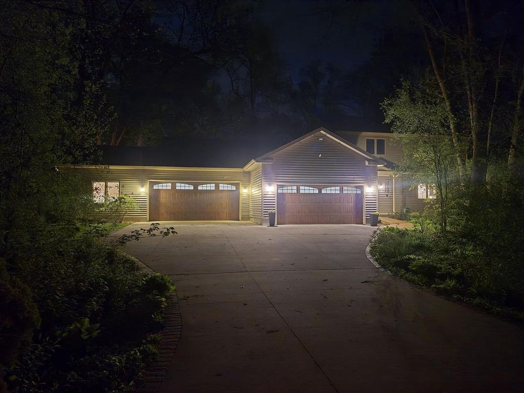 Photo of 498 Meander Wood ROAD, Oregon, WI 53575 (MLS # 2020577)