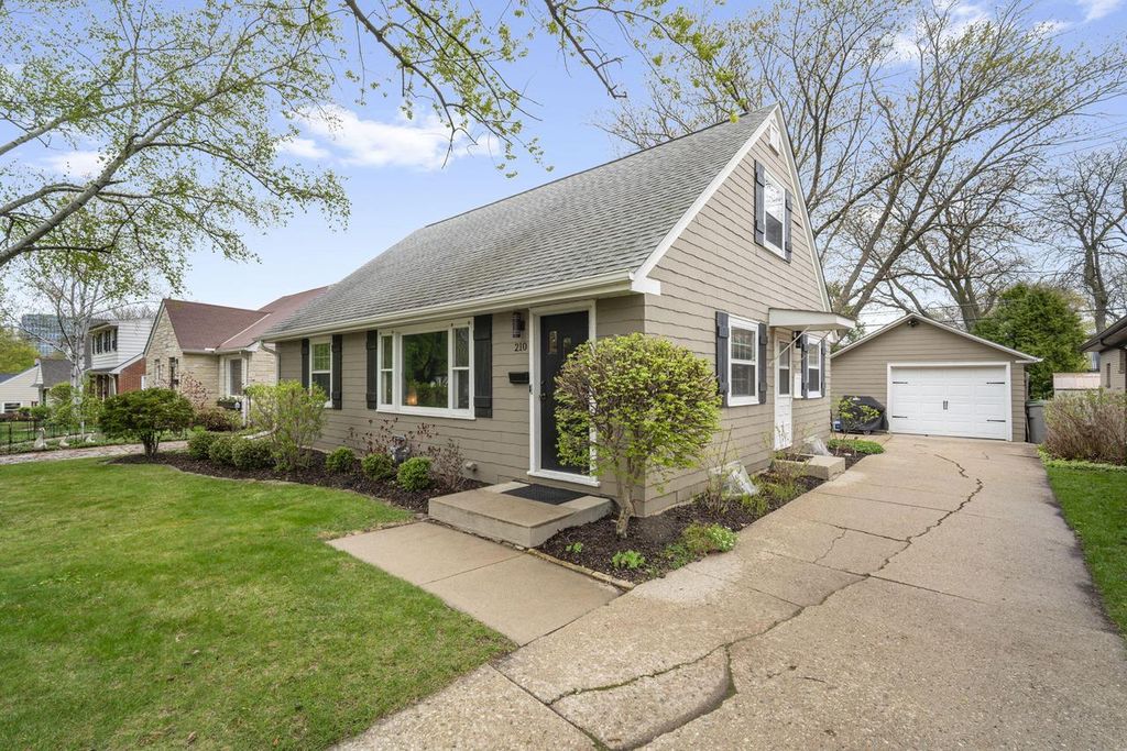 Photo of 210 N 90th STREET, Milwaukee, WI 53226 (MLS # 1960246)