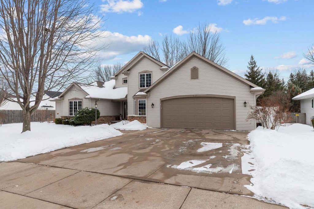 Photo of 1827 Orchard Blossom DRIVE, Appleton, WI 54915 (MLS # 50321511)