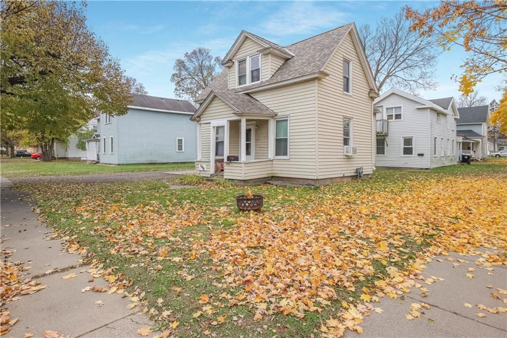 Photo of 424 6th AVENUE, Eau Claire, WI 54703 (MLS # 1596447)