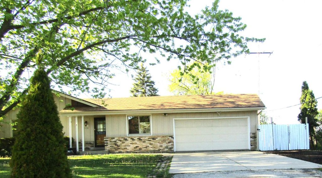 Photo of 3850 W College AVENUE, Greenfield, WI 53221 (MLS # 1962799)