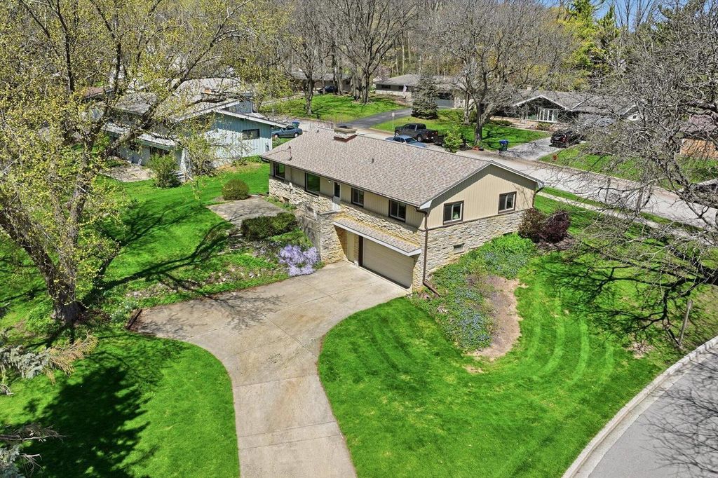 Photo of 6909 Darnell LANE, Greendale, WI 53129 (MLS # 1959178)