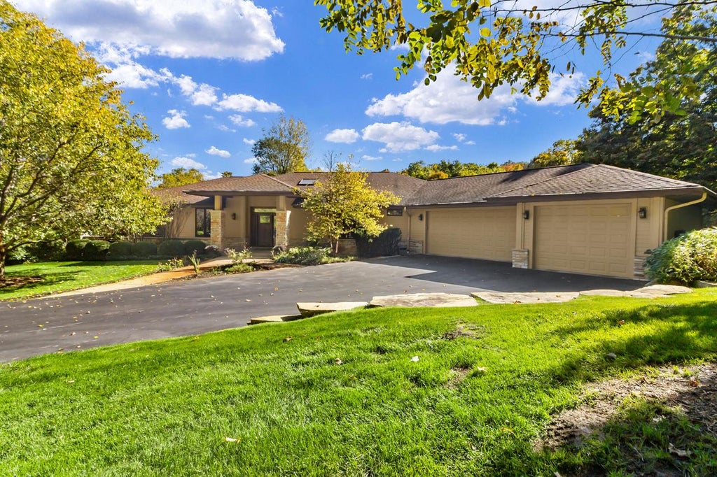 Photo of W3259 Lake Forest LANE, Lake Geneva, WI 53147 (MLS # 1984505)