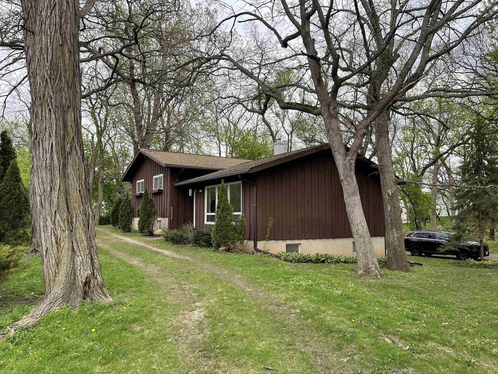Photo of 7001 W Old Sauk ROAD, Middleton, WI 53562 (MLS # 2022181)