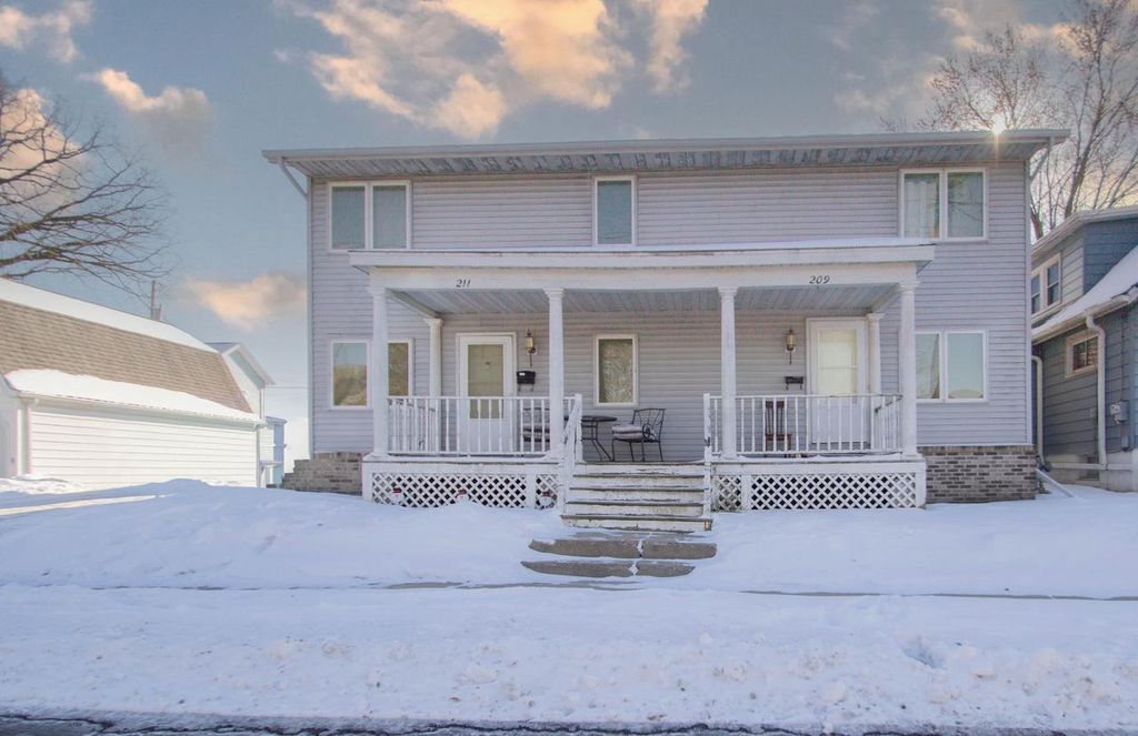 Photo of 209 Herman STREET #211, Watertown, WI 53098 (MLS # 1948382)