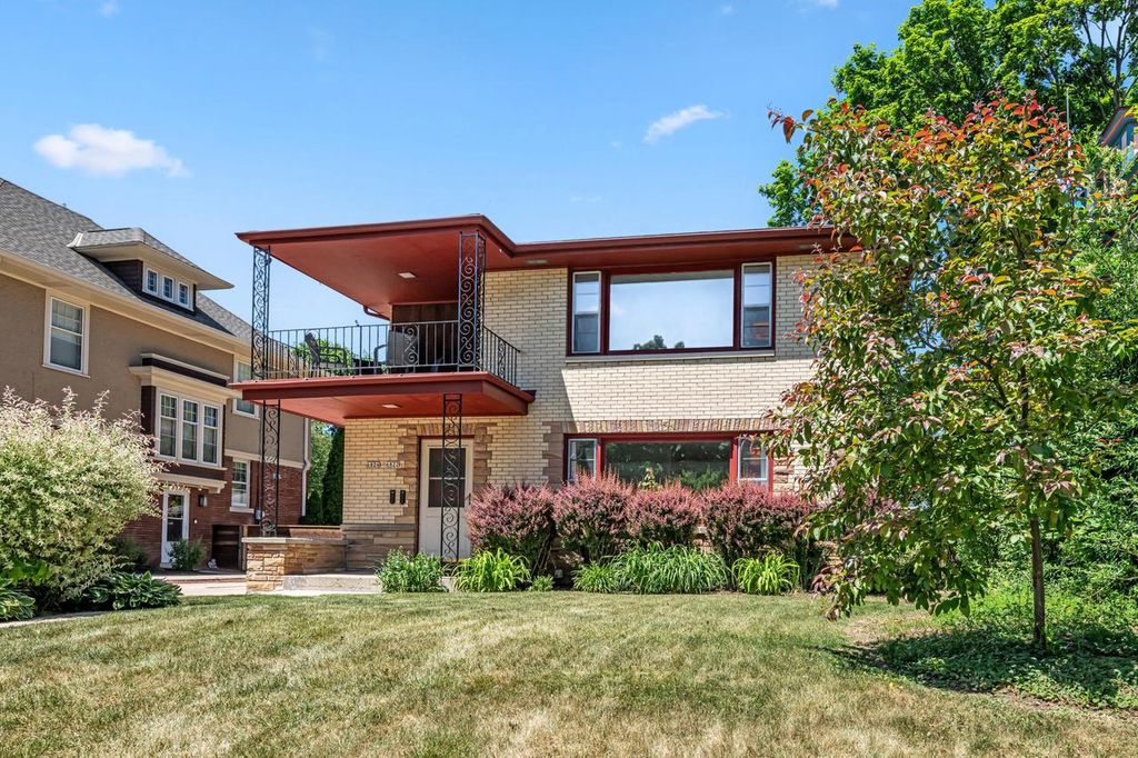 Photo of 6822 W Wells STREET #6824, Wauwatosa, WI 53213 (MLS # 1965470)